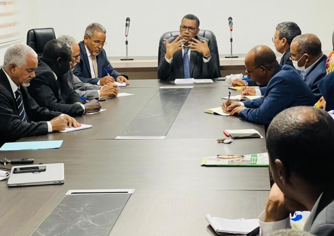 Le Ministre de l'Enseignement supérieur tient une réunion avec le staff du ministère 