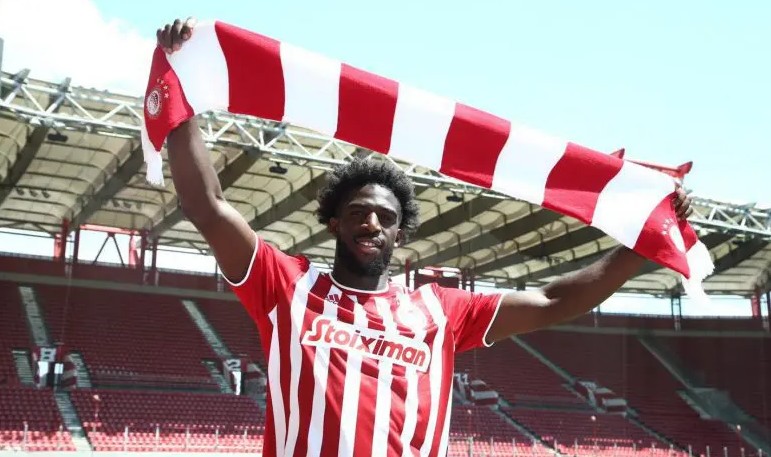 Foot : l’attaquant des Mourabitounes s'engage pour trois saisons à l’Olympiakos