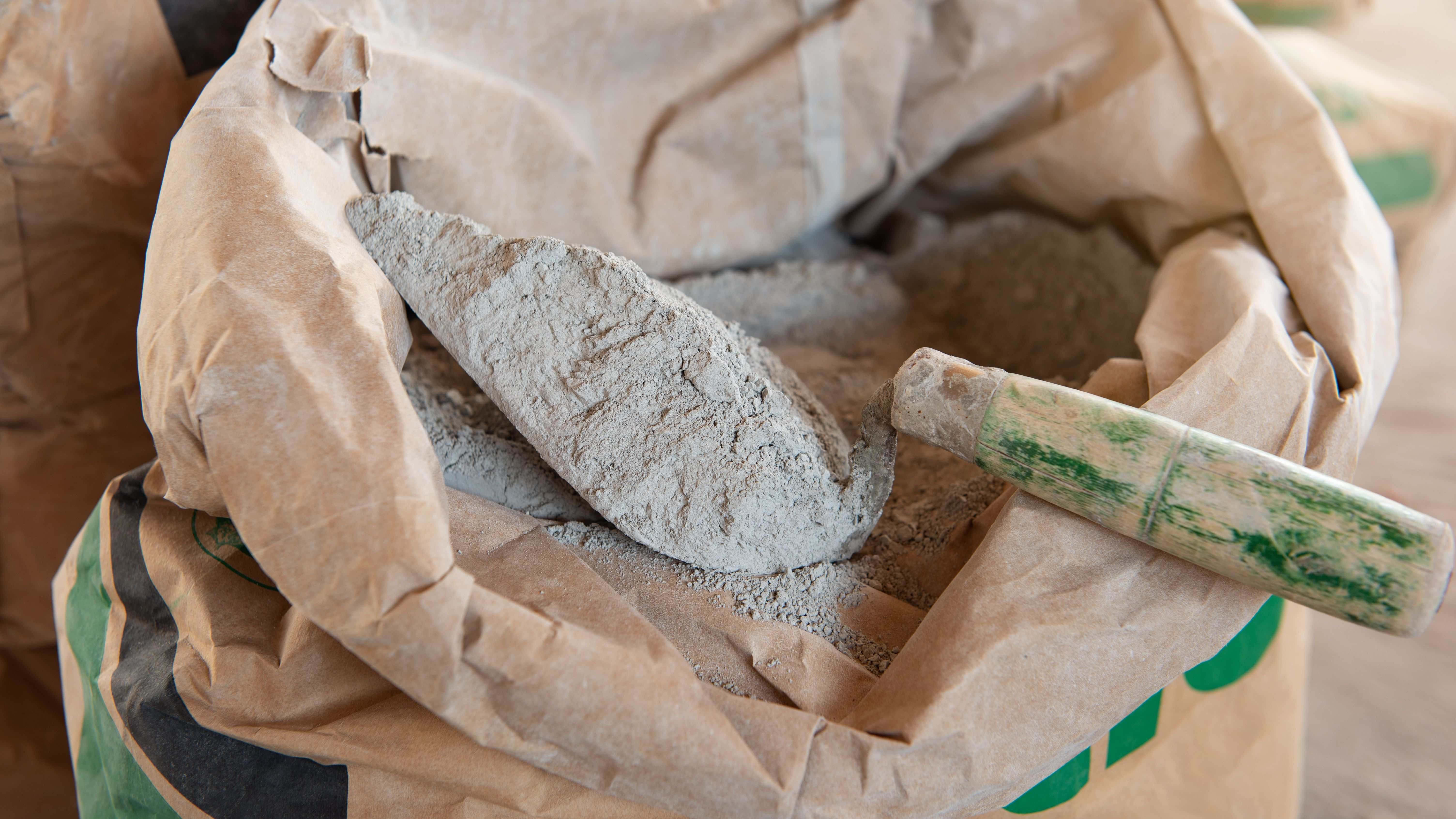 La polémique sur les prix du ciment : Les citoyens s’élèvent contre l’arrêté gouvernemental