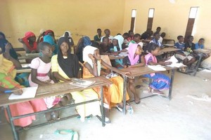 Rosso/Éducation : protestation des instituteurs devant l’Inspection départementale 