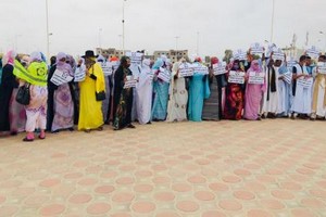 Sit-in de protestation des prestataires de services de l’enseignement devant le palais présidentiel