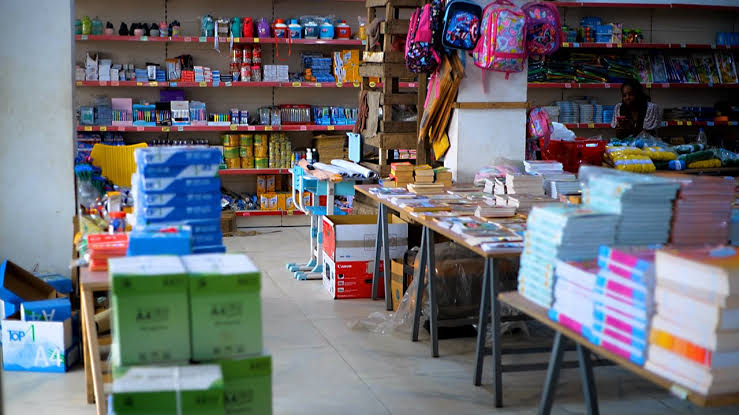 Rentrée scolaire 2026-2027 : inscriptions, fournitures et habits neufs, le casse-tête des parents