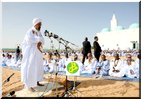 Le Premier ministre assiste à la prière de la fête de l'Id El Adha