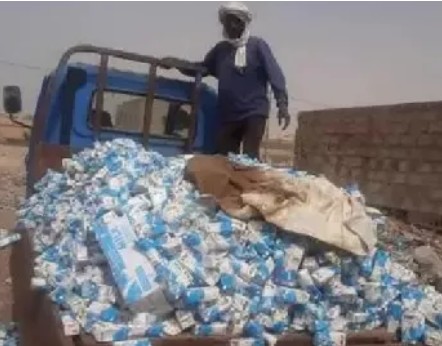 Des tonnes de produits laitiers jetés dans la rue… le ministère du Commerce menace!