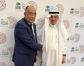 Le ministre des Finances tient une séance de travail avec le président du Groupe de la BID