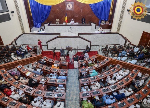 Tchad: les députés adoptent la révision de la Constitution qui modifie la durée du mandat présidentiel