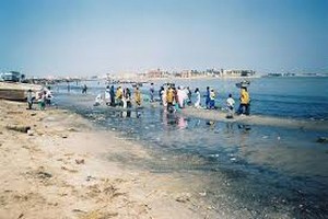 Nouadhibou : Des pêcheurs et parents des victimes de la collision en mer protestent devant la wilaya