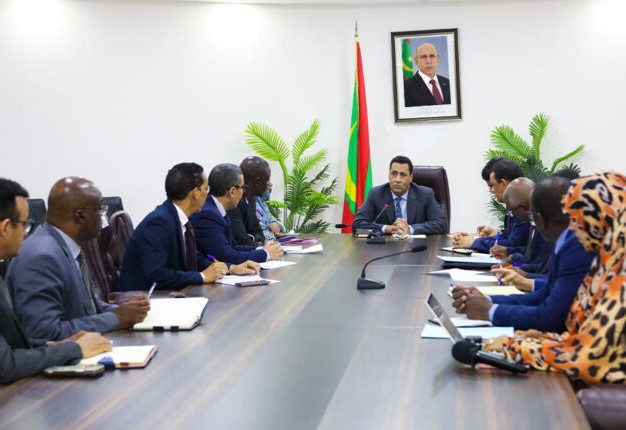 Le Premier ministre préside la réunion du comité ministériel chargé de suivre le recrutement de 3000 fonctionnaires et agents de l’État