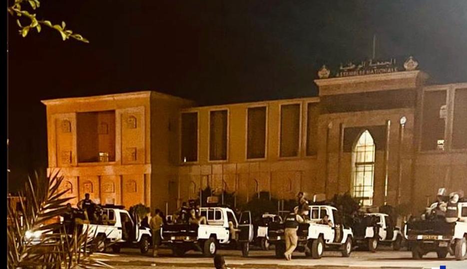 Important dispositif sécuritaire autour du Parlement, où deux députées poursuivent leur sit-in
