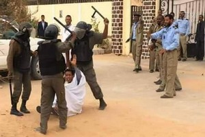 Les forces de l’ordre chargent les étudiants [Vidéo & PhotoReportage]