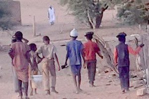 Des talibés mendiant à Kiffa: Ces enfants qui portent des adultes sur leurs dos