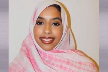 Elle a simplement parlé/par Toutou Ahmed Cheikh